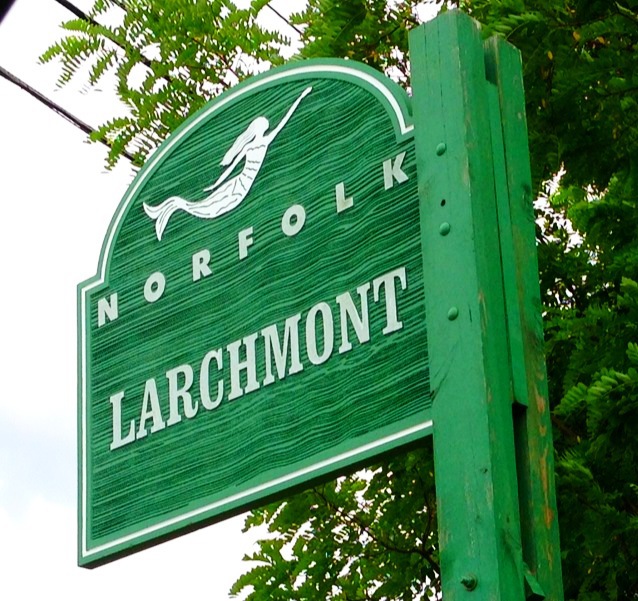 Larchmont Sign